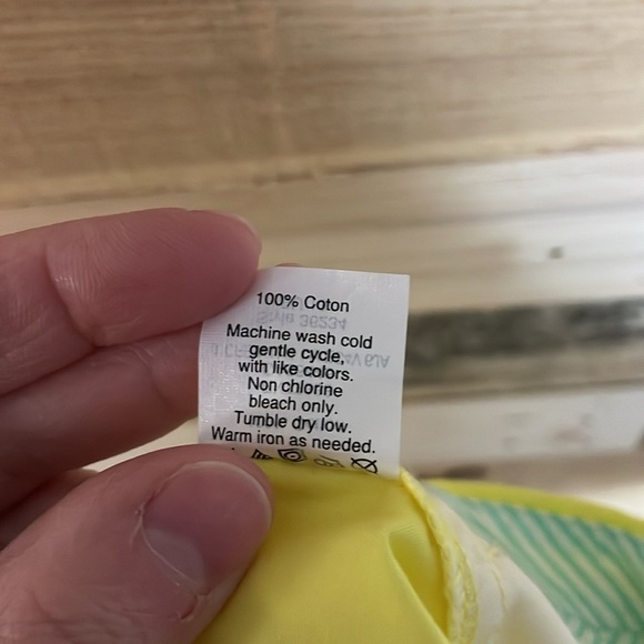 J. Crew Size 00 Bright Yellow Broken-In Chino 100% Cotton Low-rise 3.5” Shorts - Picture 9 of 9